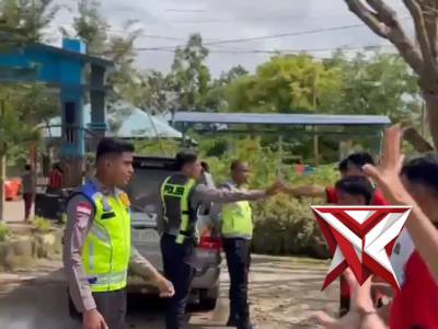 SISWA SMA N 1 SOE, SATLANTAS POLRES TTS MELAKSANAKAN LATIHAN PKS ( PATROLI KEAMANAN SEKOLAH )