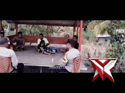 Personil polsek kisar sambangi warga dan berbincang hangat