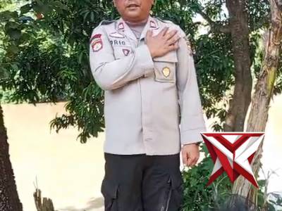 anggota polsek BP Peliung melaksanakan Pantauan Debit air sungai Komering di Wilkum Polsek BP Peliun - PoliceTube