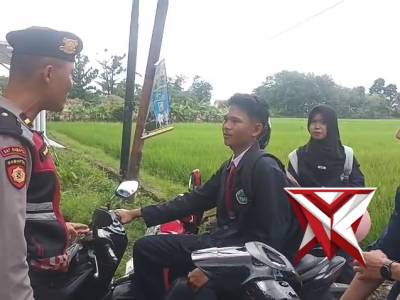 Melakukan patroli presisi R4, sat samapta polres Musi Rawas guna antisipasi tindak kejahatan - PoliceTube