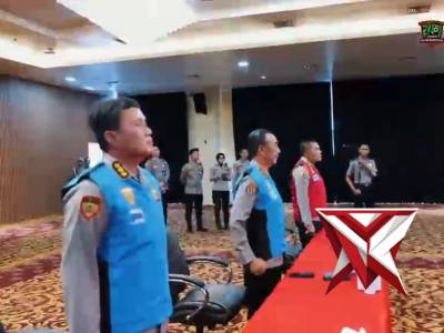 Upacara pengambilan sumpah - PoliceTube