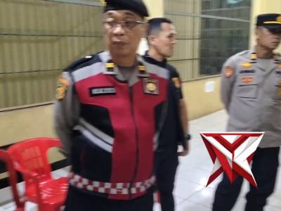 Giat kasat BINMAS cek kontrol piket jaga. IK4 - PoliceTube