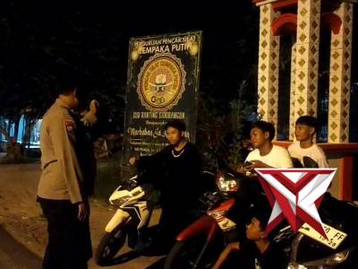Petugas : Jangan Begadang Sampai Larut Malam || Pesan Kaniit Binmas Pada Remaja Desa Setempat
