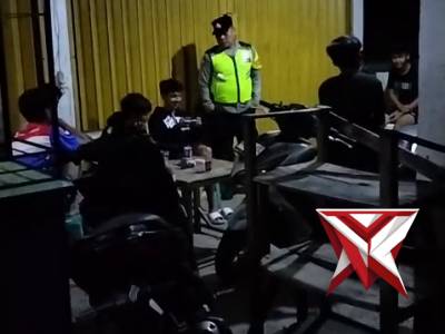 Patroli malam - PoliceTube