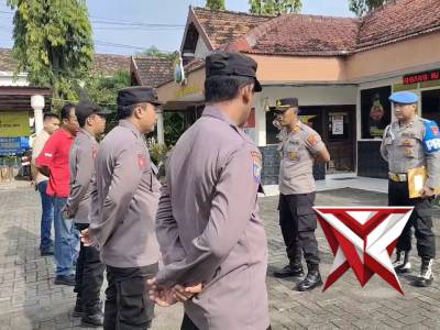 GIAT APEL PAGI YANG DI PIMPIN KAPOLSEK BALONGPANGGANG - PoliceTube