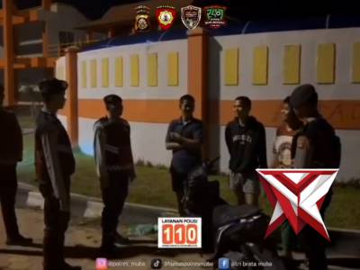 7. Patroli malam hari - PoliceTube