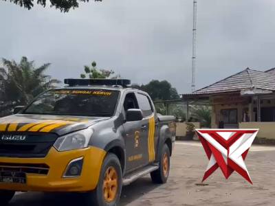 Polsek Sungai Keruh berbagi Kasih ..?? - PoliceTube