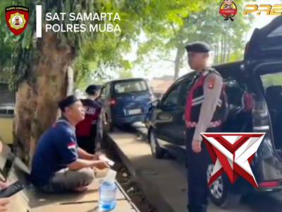 anggota sat samapta melaksanakan patroli