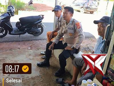 Bhabin Polsek Jejawi melaksanakan giat sambang dan tatap muka dengan warga Desa Binaan