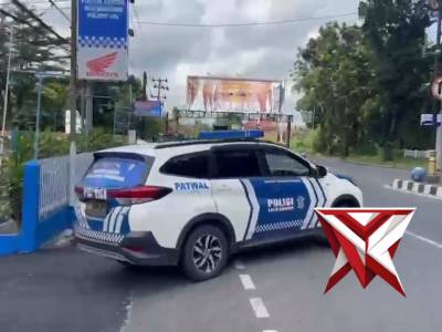 Unit Laka Lantas Polres OKI Cek Lokasi TKP Kecelakaan di jalan Tol Kayuagung - PoliceTube