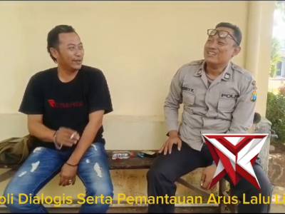 Patroli dialogis serta pemantauan arus lalu lintas di wilayah Kec.Sumberbaru - PoliceTube