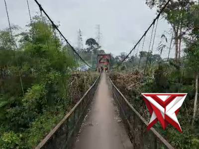 REVITALISASI JEMBATAN GANTUNG DESA PEDANG: WUJUD NYATA PROGRAM "BELIDA" POLRES MUSI RAWAS - PoliceTube