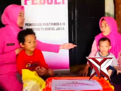 20. Berbagi dan peduli pada mereka yang membutuhkan