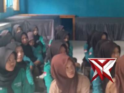Pilice goes to school sma 1 kikim tengah