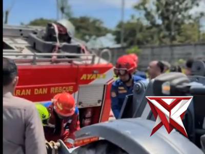 Evakuasi Personel Damkar yang Pingsan, RCU Sat Samapta Polres Brebes Bertindak Cepat