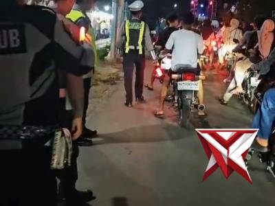 POLRES MUSI RAWAS POLDA SUMSEL MELAKSANAKAN PENGAMANAN MALAM TAKBIRAN
