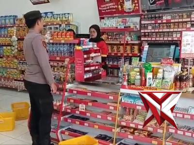 Patroli pertokoan - PoliceTube