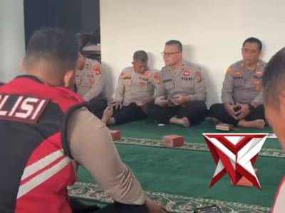 Personil Polres OKI melaksanakan binrohtal