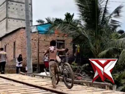 Polsek Bayung Lencir Revitalisasi Jembatan Warga?