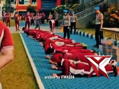 Senam bersama Personel Itwasda Polda Sumsel dilanjutkan Giat Push up dan Plank