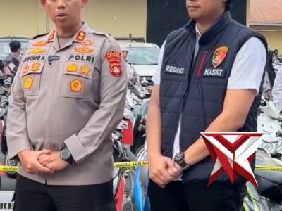 Suasana haru dan bahagia mewarnai Lapangan Gedung Presisi saat Kapolda Sumsel Irjen Pol. Dr. Sandi N