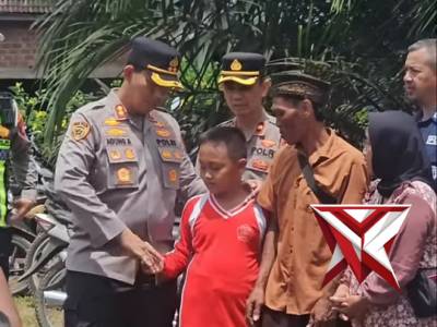 Kebakaran rumah tinggal yang terbuat dari papan dengan luas &plusmn; 120 M&sup2; milik Bapak JUMONO Warga Desa W - PoliceTube