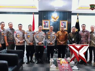 Kapolda Sumatera Selatan Irjen Pol Dr. Sandi Nugroho menerima audiensi jajaran pimpinan PLN UID S2JB - PoliceTube