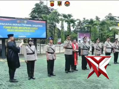 upacara Serah Terima Jabatan (Sertijab) Pejabat Utama (PJU) dan Kapolsek jajaran Polres Sukabumi.