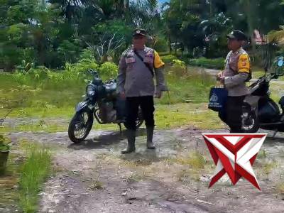 Sedikit rezeki, sejuta kebahagiaan. ????? - PoliceTube