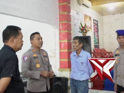 Pembersihan rumah ibadah Gereja - PoliceTube