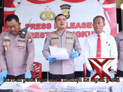 *Rilis - Duel Senjata Tajam , korban mengalami luka bacok di Depan Bank BI* - PoliceTube