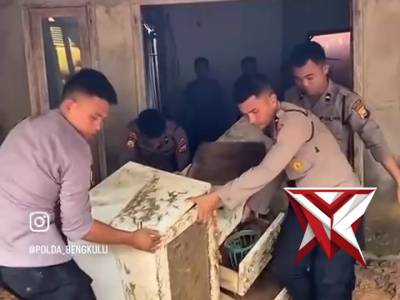 peninjauan lokasi banjir oleh kapolda bengkulu