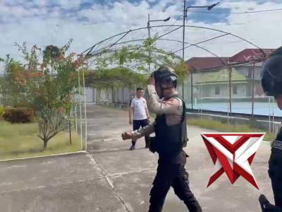 NYAGO OKI AMAN - PoliceTube