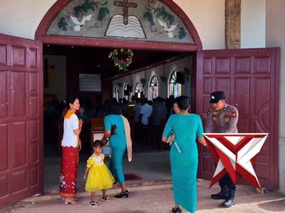 Pengamanan Ibadah Minggu, Polsek Bengalon Hadir Berikan Rasa Aman