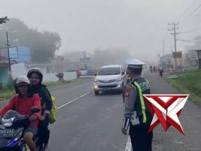 Giat pengaturan lalulintas - PoliceTube