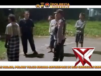 Polsek Teluk Segara melaksanakan patroli rutin di wilayah hukumnya mulai pukul 23.00 WIB hingga sele - PoliceTube