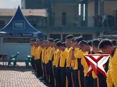 Olah Raga Bersama Wujudkan Polri Sehat - PoliceTube