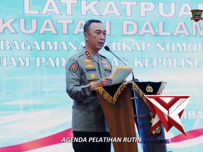 Kapolda Sumsel Irjen Pol. Dr. Sandi Nugroho, S.I.K., S.H., M.Hum. menegaskan perubahan paradigma per - PoliceTube