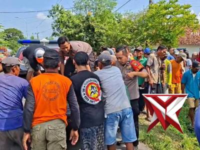 POLSEK KEDUNGADEM RESPON CEPAT MENDATANGI TEMPAT TERJADINYA LAKA LANTAS