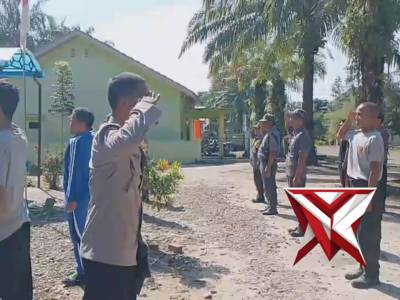 BHABINKAMTIBMAS BERSAMA BABINSA DESA KARYA MULYA MELAKSANAKAN GIAT PELATIHAN PBB DENGAN LINMAS - PoliceTube