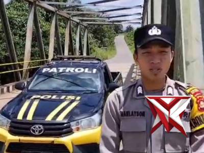 16. Personil Polsek BTS ulu cek debit air sungai musi