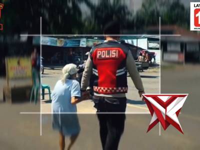Humanis Sesuai Arahan Kapolda Sumsel,  Unit Patroli Polsek Ma Beliti Polres Musi Rawas Bantu Lansia