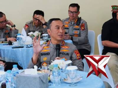 Kapolda Sumatera Selatan, Irjen Pol Dr. Sandi Nugroho, memimpin kegiatan Coffee Morning sekaligus An - PoliceTube