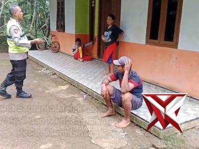 Kanit Samapta Poksek Pengadegan Melaksanakan  Patroli