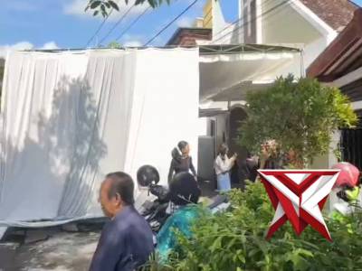 Pamapta Polres Magetan melaksanakan pengecekan pengamanan gereja di wilayah Kabupaten Magetan dalam