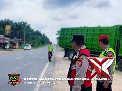 Kanit Samapta Polsek Tungkal Jaya Ipda Rendi Suharta, SM bersama pers melaksanakan tur lalin - PoliceTube