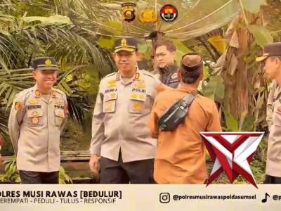 Kapolres musi rawas kunjungi warga megang sakti yg rumahnya kebakaran