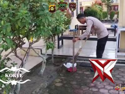 Polsek Sekayu bersih bersih