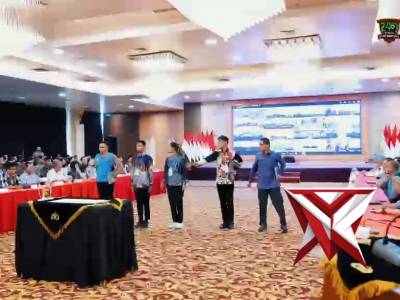 Kapolda Sumatera Selatan Irjen Pol Dr. Sandi Nugroho memimpin upacara pengambilan sumpah dan penanda