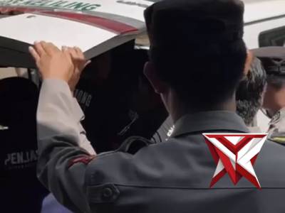 RESPON CEPAT KAPOLSEK MUARA LAKITAN POLRES MUSI RAWAS EVAKUASI KORBAN LAKA LANTAS - PoliceTube